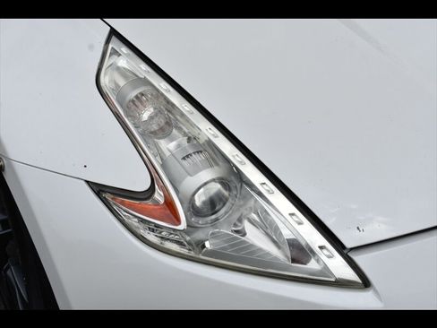 Used 2016 Nissan 370Z Coupe image 38