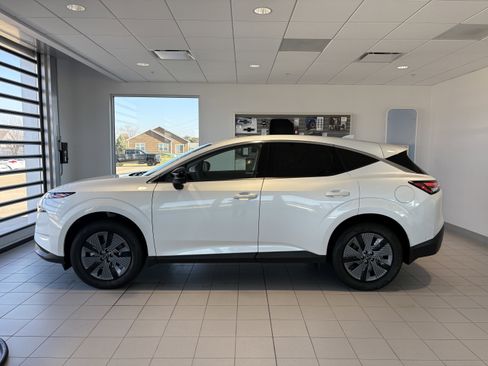 Used 2025 Nissan Murano SL w/ Cargo Package image 2