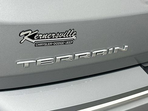 Used 2024 GMC Terrain Denali w/ Denali Premium Package AWD/4WD image 27