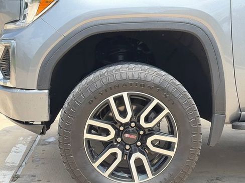 Used 2022 GMC Sierra 1500 AT4 w/ AT4 Premium Package AWD/4WD image 5