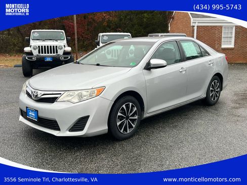 Used 2014 Toyota Camry LE image 1