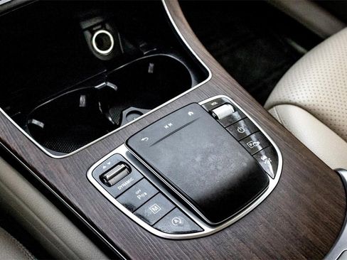 Used 2022 Mercedes-Benz GLC 300 GLC 300 image 25