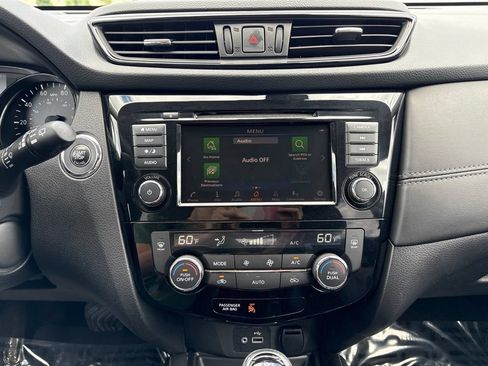 Used 2018 Nissan Rogue SL FWD image 34