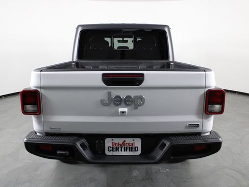 Used 2023 Jeep Gladiator Overland image 9