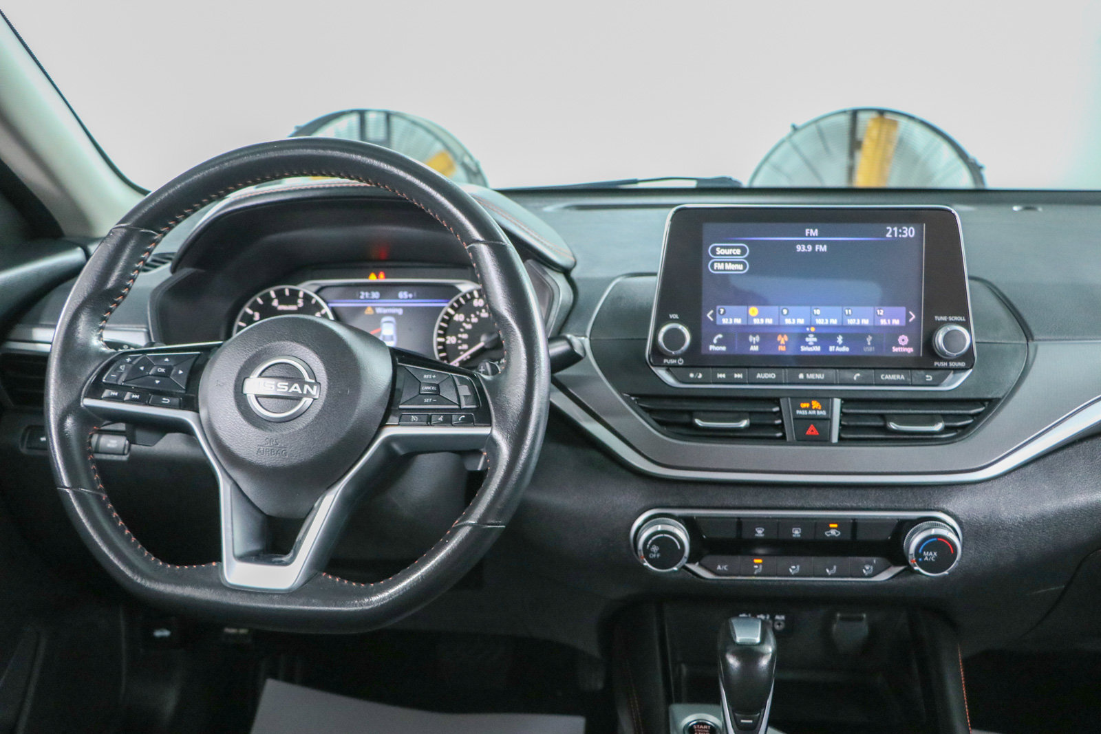 Used 2024 Nissan Altima 2.5 SR FWD image 17