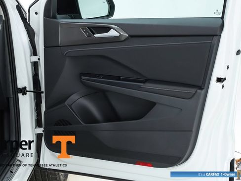 Used 2025 Volkswagen Taos SE AWD/4WD image 30