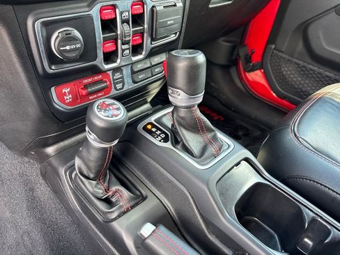 Used 2020 Jeep Gladiator Rubicon AWD/4WD image 30