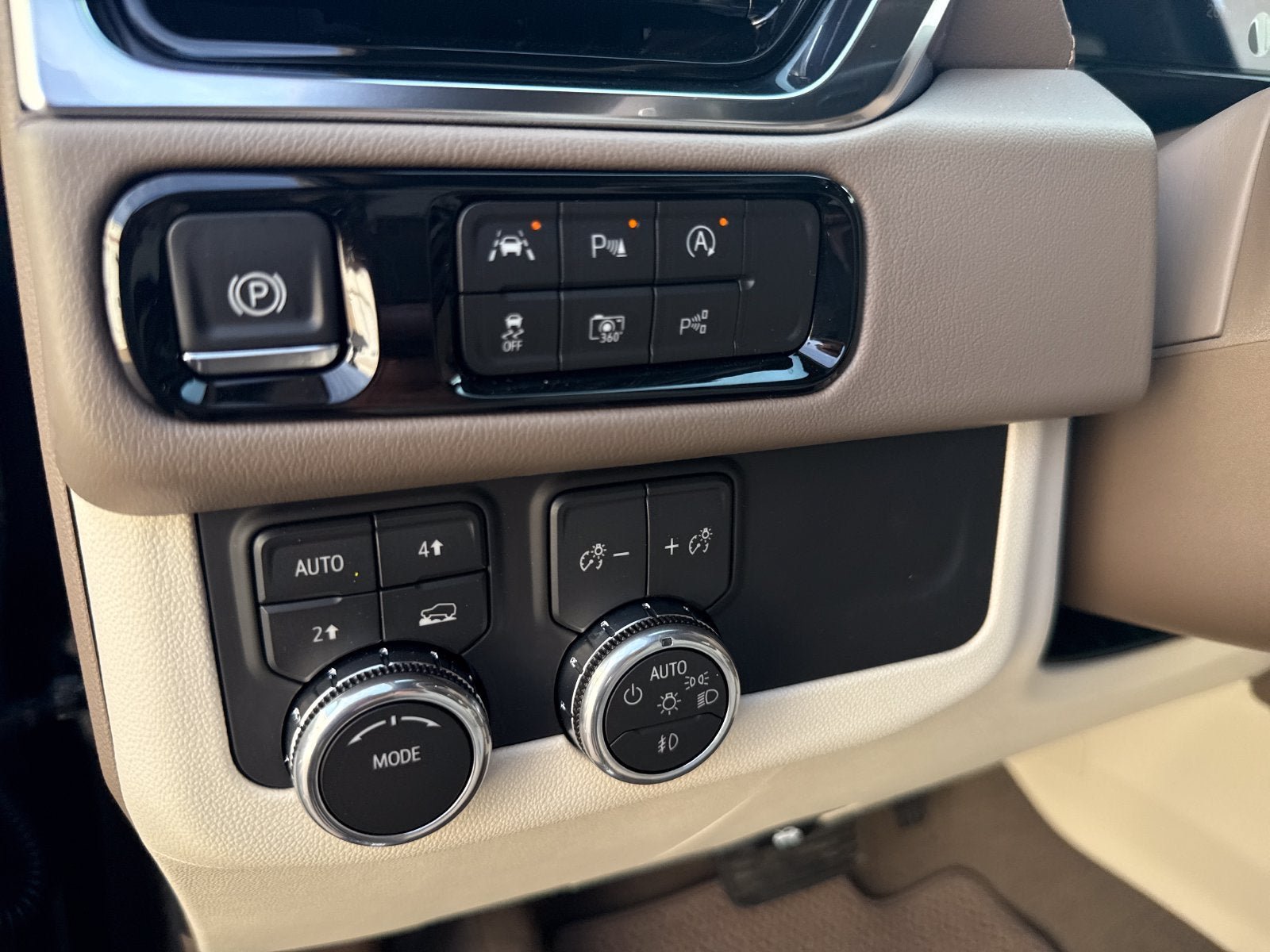 New 2026 GMC Yukon Denali AWD/4WD image 33