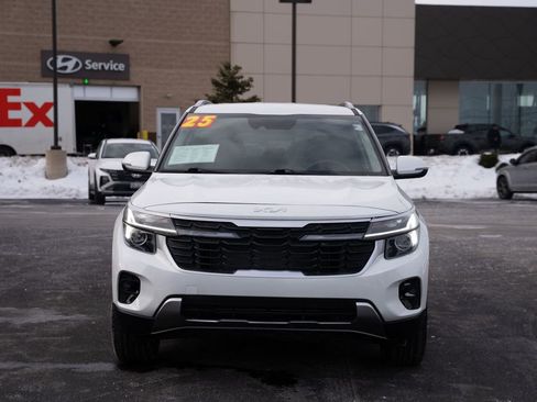 Used 2025 Kia Seltos S image 2