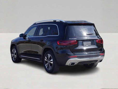 Used 2026 Mercedes-Benz GLB 250 4MATIC image 7