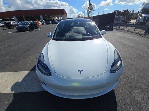 Used 2023 Tesla Model 3 Standard Range image 2