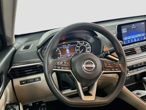 Used 2023 Nissan Altima 2.5 SV FWD image 18