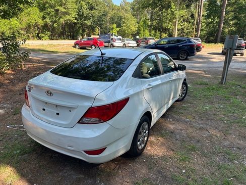 Used 2017 Hyundai Accent SE FWD image 7