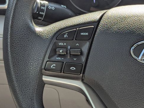 Used 2019 Hyundai Tucson SE AWD/4WD image 16