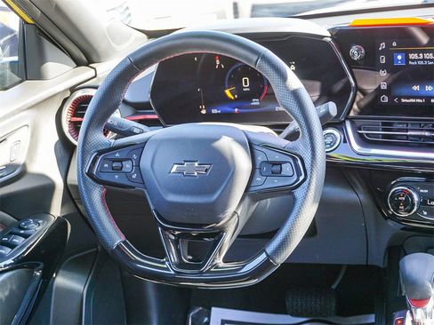 Used 2024 Chevrolet Trax RS w/ Driver Confidence Package image 16