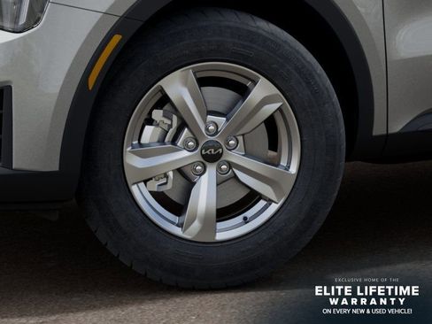 New 2026 Kia Sorento LX FWD image 10