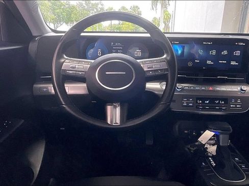 Used 2025 Hyundai Kona SEL AWD/4WD image 5