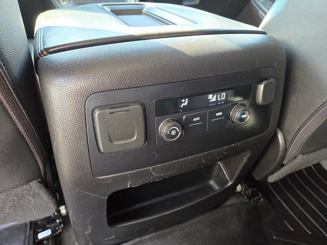 Used 2018 Chevrolet Suburban LT AWD/4WD image 13