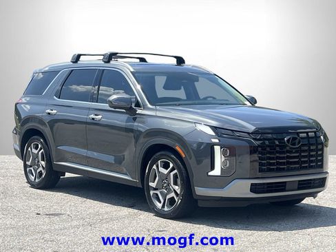 Used 2023 Hyundai Palisade SEL FWD image 4