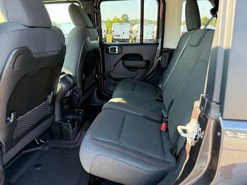 New 2025 Jeep Wrangler Unlimited Rubicon image 25