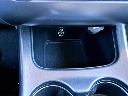 Used 2018 Dodge Journey SE w/ Popular Equipment Group image 16