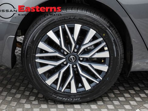 Used 2024 Nissan Altima 2.5 SV w/ SV Premium Package AWD/4WD image 29
