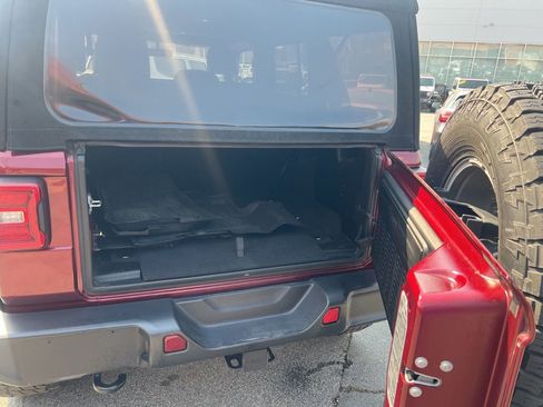 Used 2021 Jeep Wrangler Unlimited Sahara w/ LED Lighting Group image 12