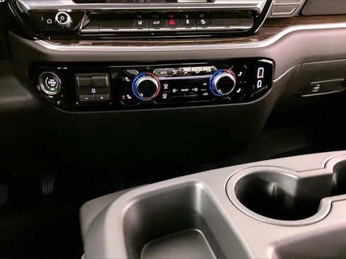 New 2026 GMC Sierra 2500 SLE w/ SLE Value Package; image 7