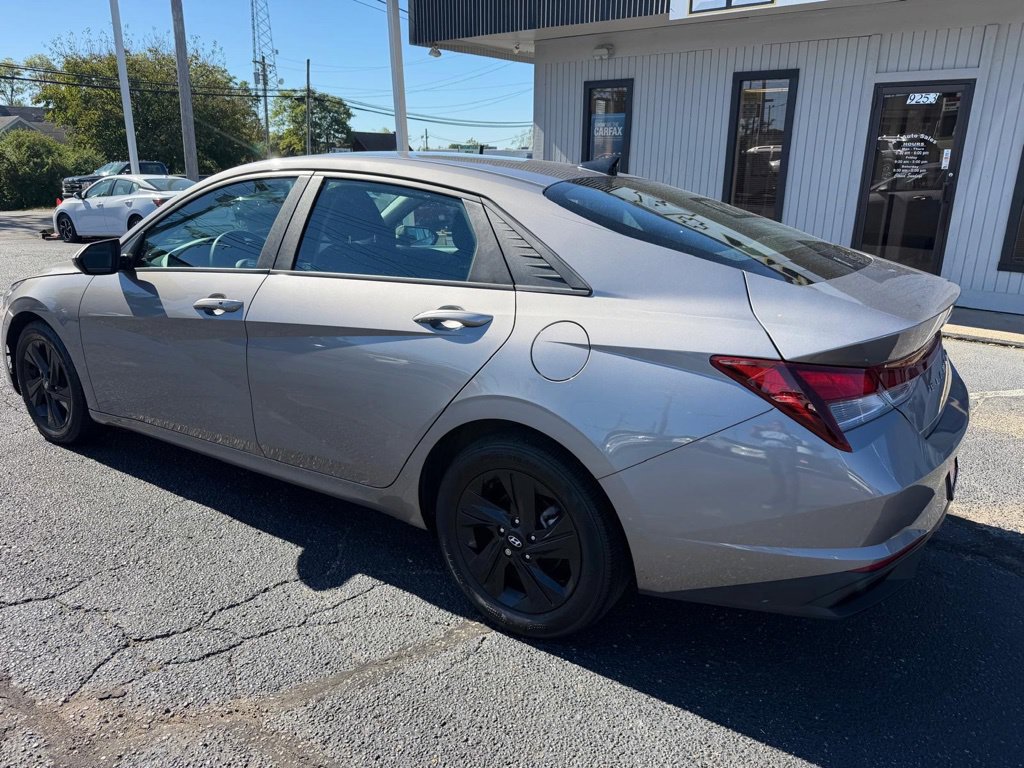 Used 2023 Hyundai Elantra SEL FWD image 8