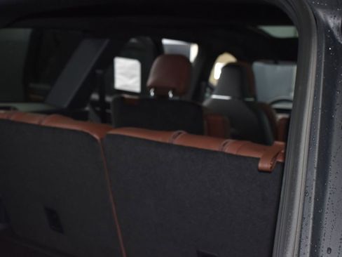New 2026 Lincoln Aviator Reserve AWD/4WD image 13