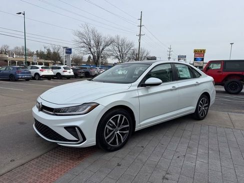 New 2026 Volkswagen Jetta SE FWD image 3