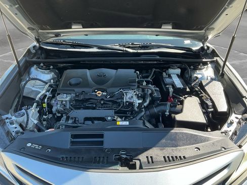 Used 2019 Toyota Camry SE FWD image 18