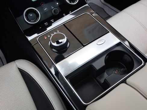 Used 2019 Land Rover Range Rover Velar R-Dynamic SE image 43