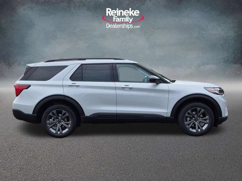 New 2026 Ford Explorer Active AWD/4WD image 4