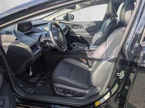 Certified 2025 Toyota Prius XLE FWD image 15