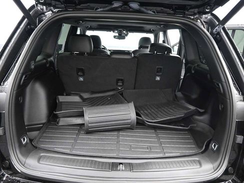 Used 2024 Jeep Grand Cherokee Altitude image 13