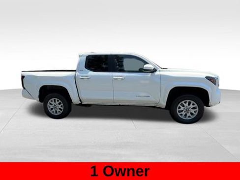 Used 2024 Toyota Tacoma SR5 AWD/4WD image 9