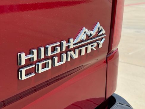 Used 2025 Chevrolet Silverado 1500 High Country w/ Technology Package AWD/4WD image 10