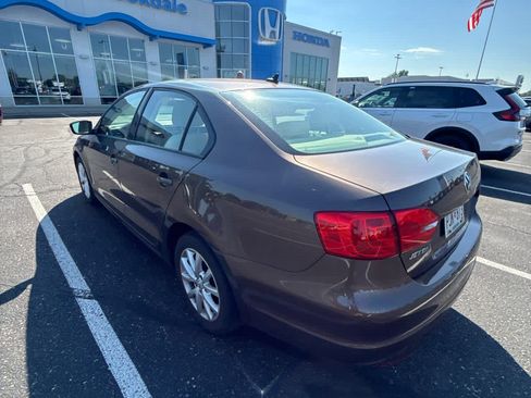 Used 2011 Volkswagen Jetta SE FWD image 5