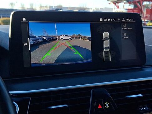 Used 2023 BMW 530e xDrive w/ Premium Package image 19