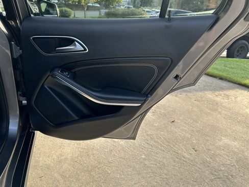 Used 2016 Mercedes-Benz GLA 250 image 39