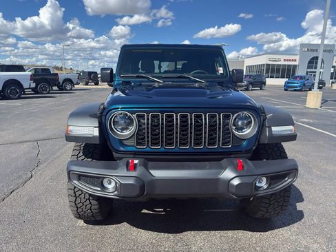 Certified 2025 Jeep Gladiator Rubicon w/ Convenience Group AWD/4WD image 2