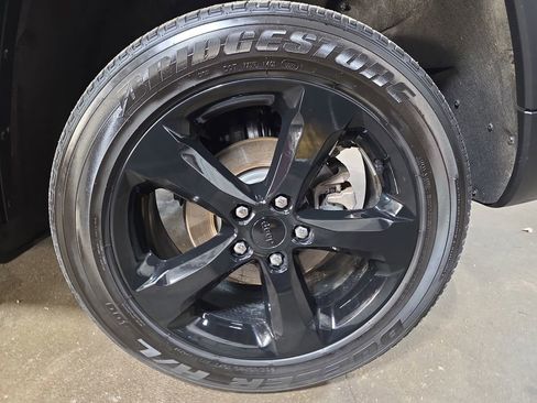 Used 2023 Jeep Grand Cherokee Altitude image 31