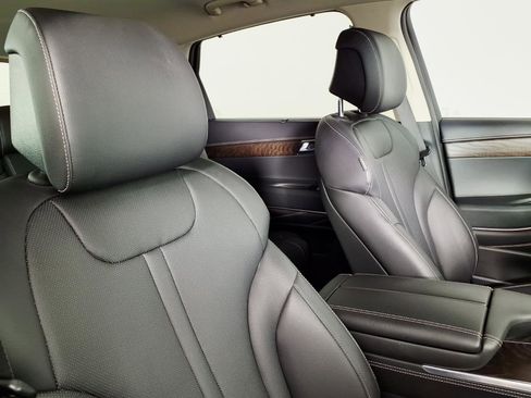 Certified 2024 Genesis GV80 2.5T image 10