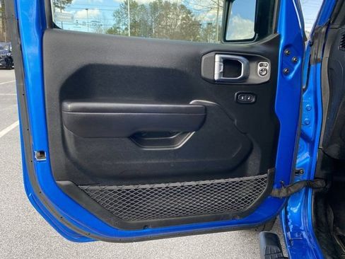 Used 2021 Jeep Gladiator Sport image 19