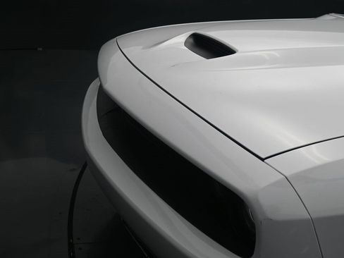 Used 2019 Dodge Challenger R/T w/ Driver Convenience Group RWD image 15