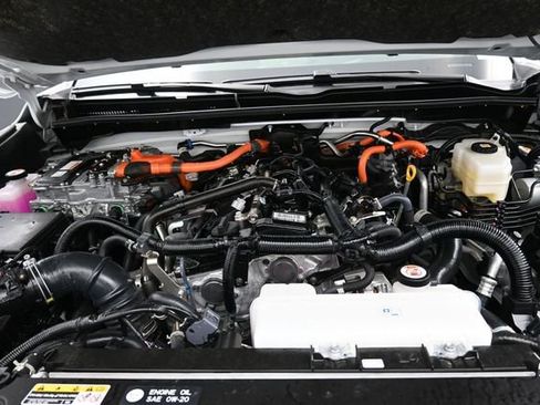 Used 2025 Toyota 4Runner TRD Off-Road Premium AWD/4WD image 32