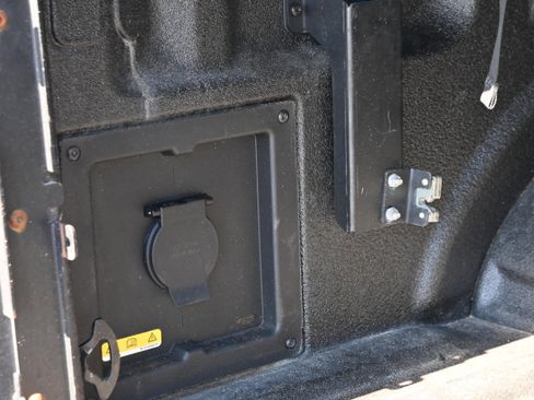 Used 2022 Ford F150 Lariat w/ Equipment Group 502A High image 44