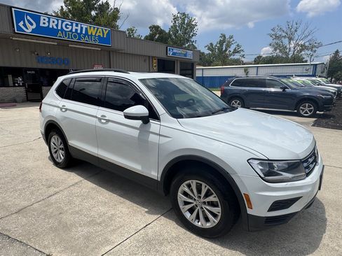 Used 2018 Volkswagen Tiguan SE w/ Panoramic Sunroof Package AWD/4WD image 3