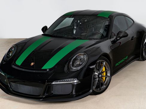 Used 2016 Porsche 911 R image 2